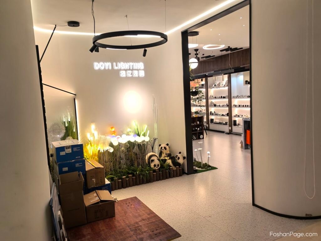 Lighting Supplier in Shunle International Lighting City