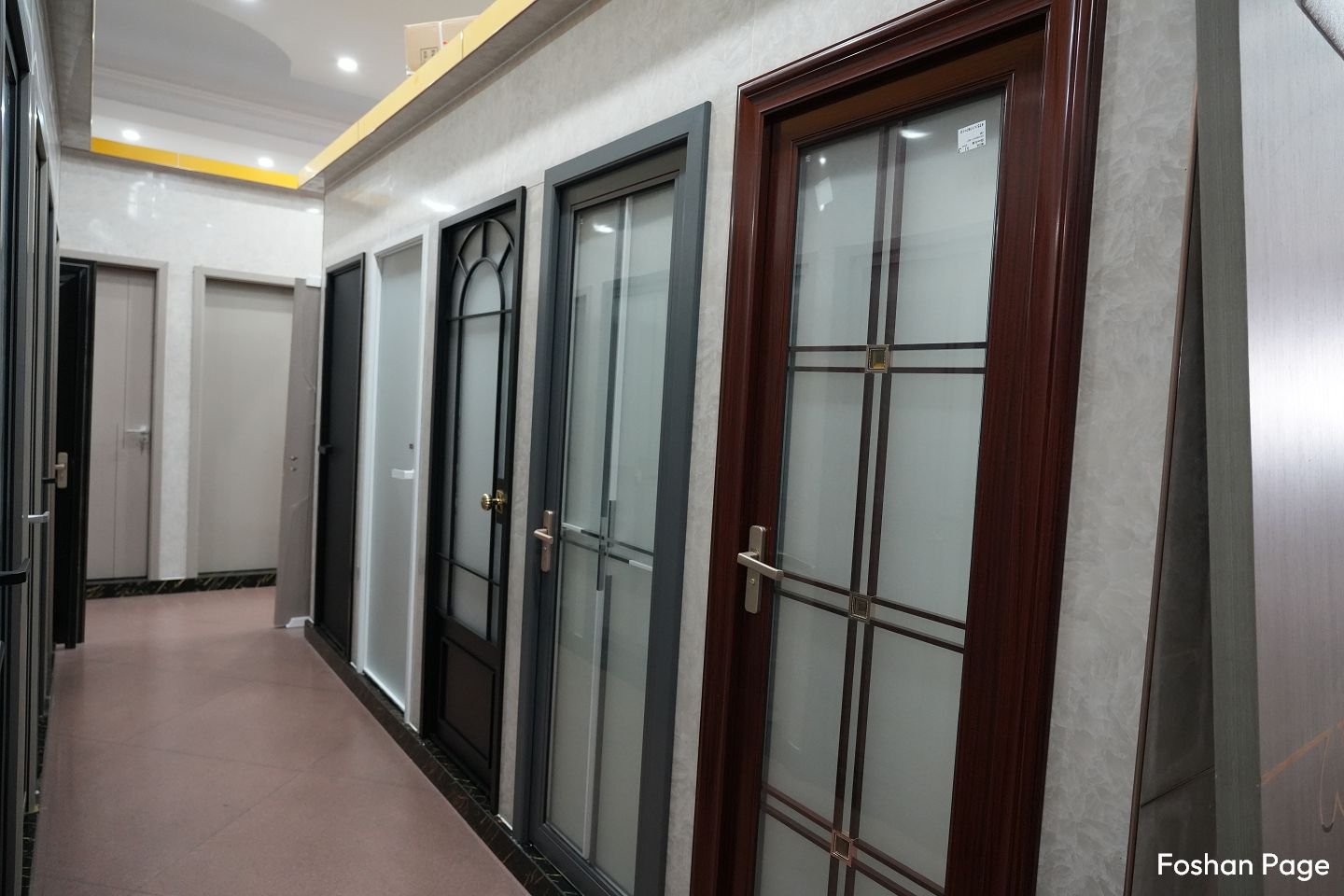 bathroom doors of YAGEXUAN DOORS supplier in Foshan Market
