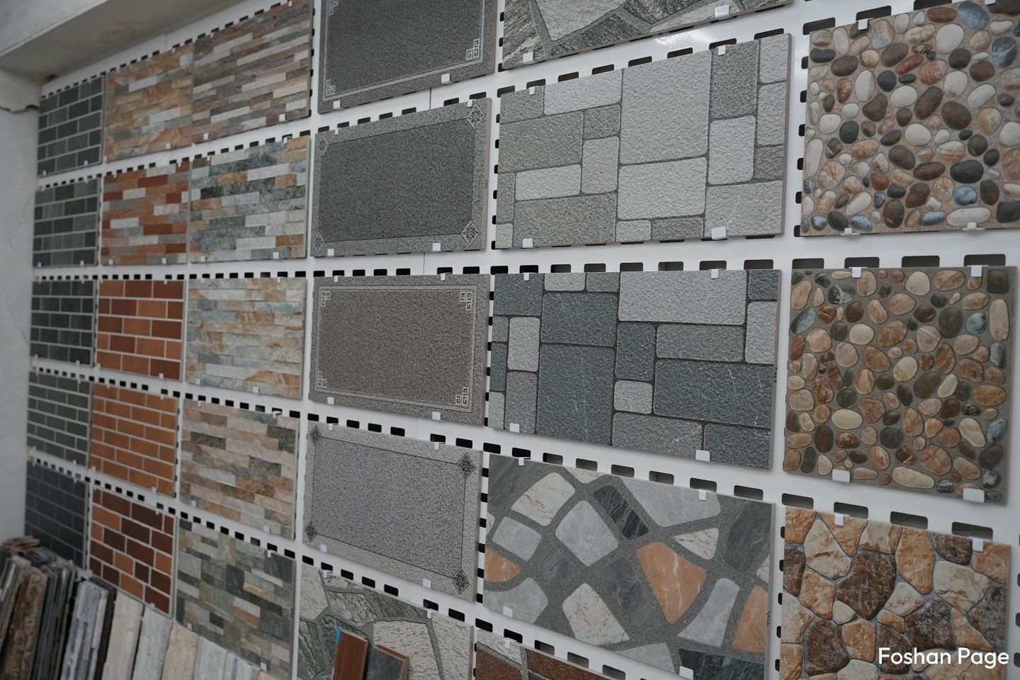 granite tiles of NA CERAMICS in Foshan yonglijian Market