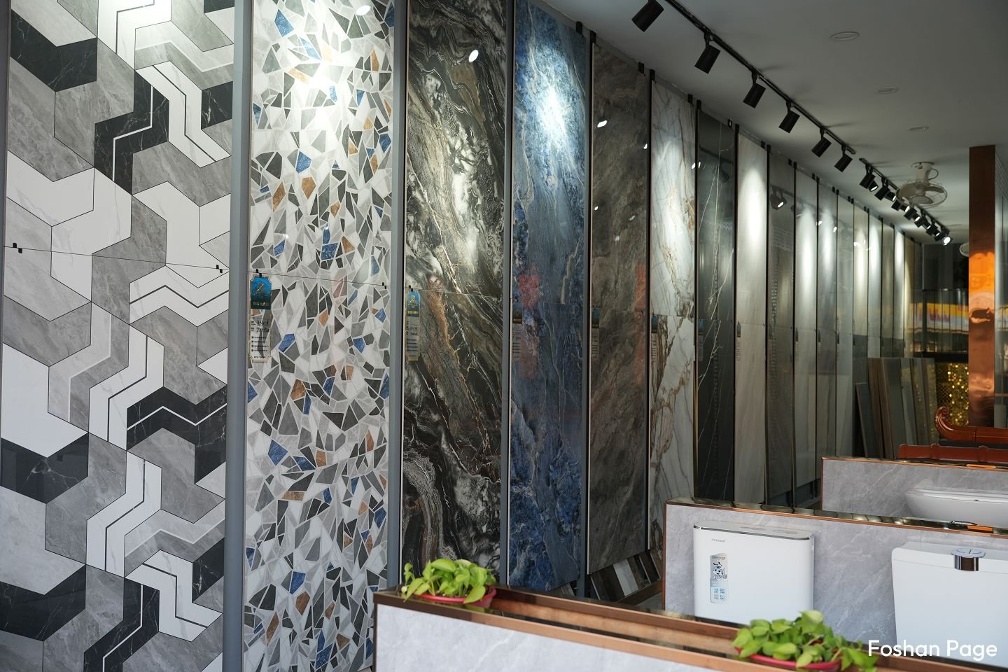 marble tiles of NA CERAMICS in Foshan Casa Market