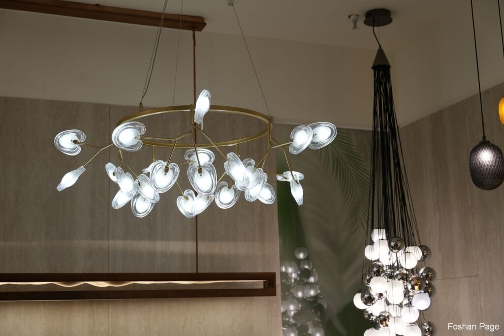 a Unique Lighting Showroom in Foshan Shunle Lighting City