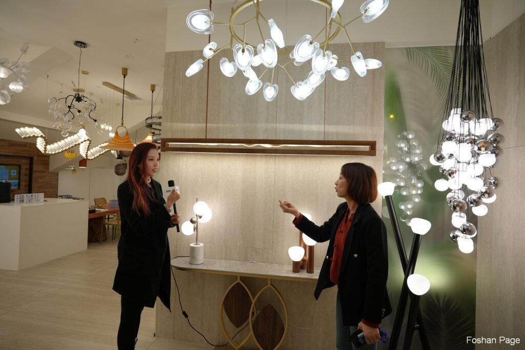 a Unique Lighting Showroom in Foshan Shunle Lighting City
