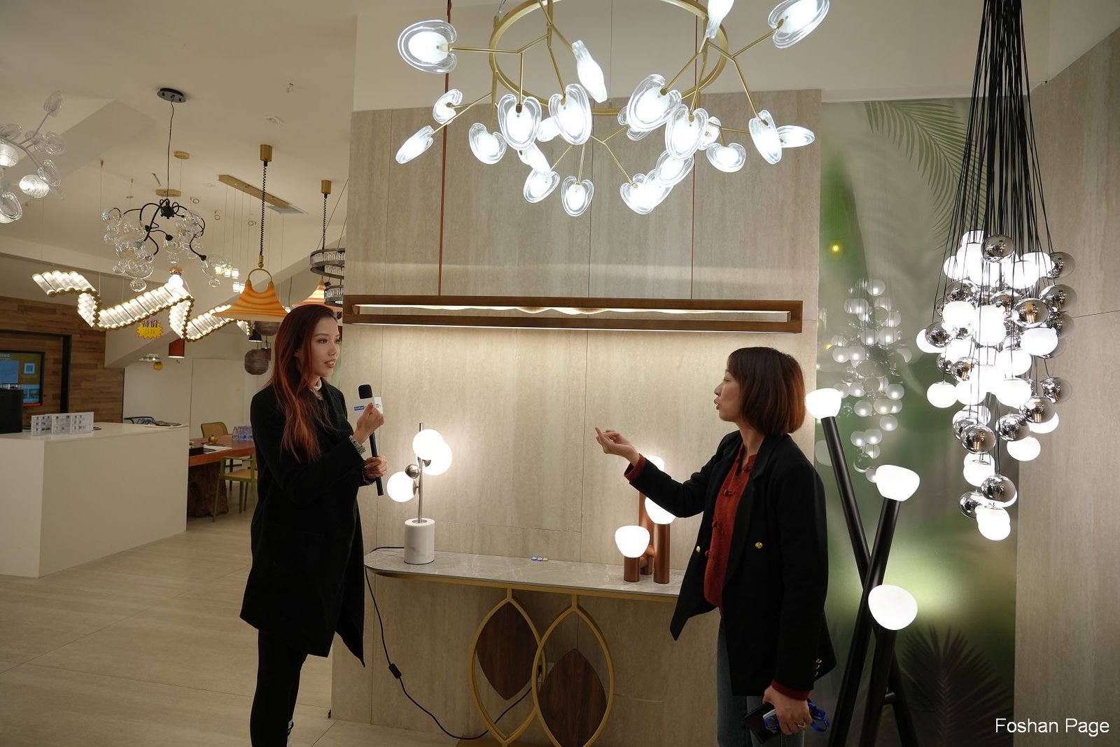 a Unique Lighting Showroom in Foshan Shunle Lighting City