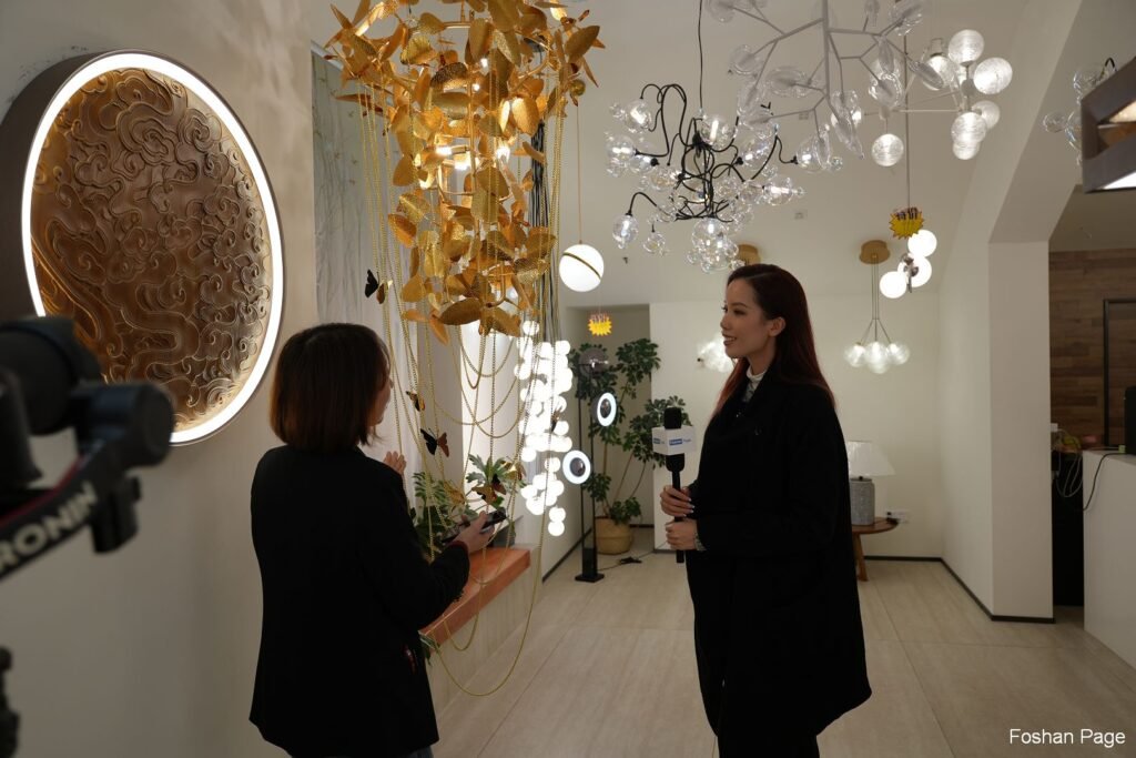 a Unique Lighting Showroom in Foshan Shunle Lighting City