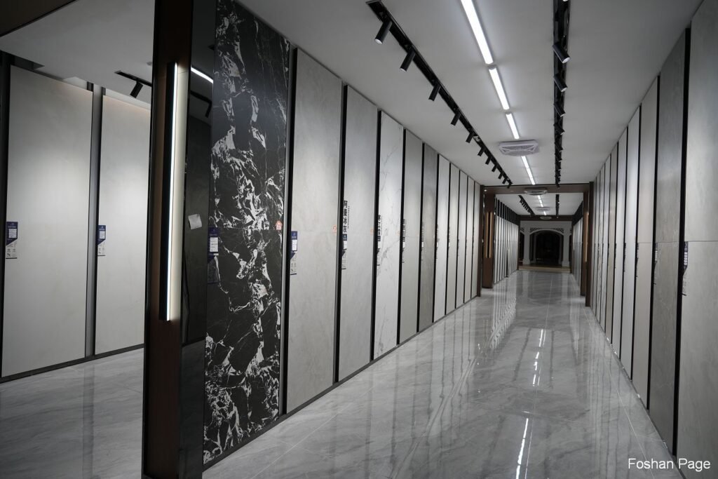 Big tiles showroom in Foshan Market