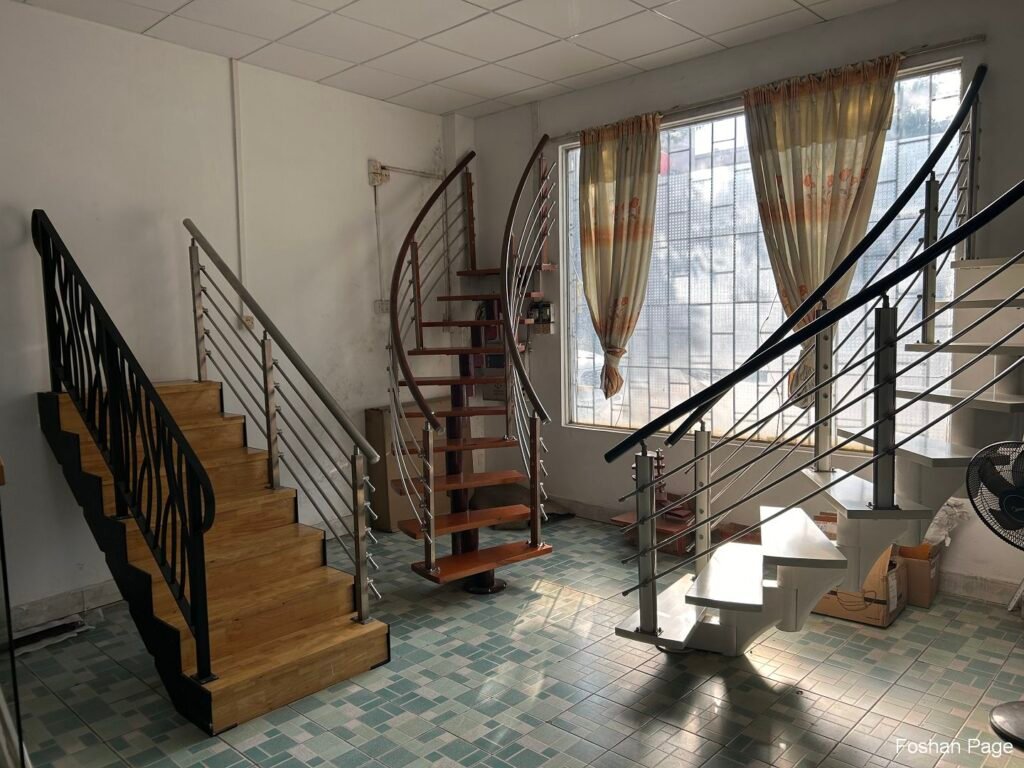 curved-staircase-display